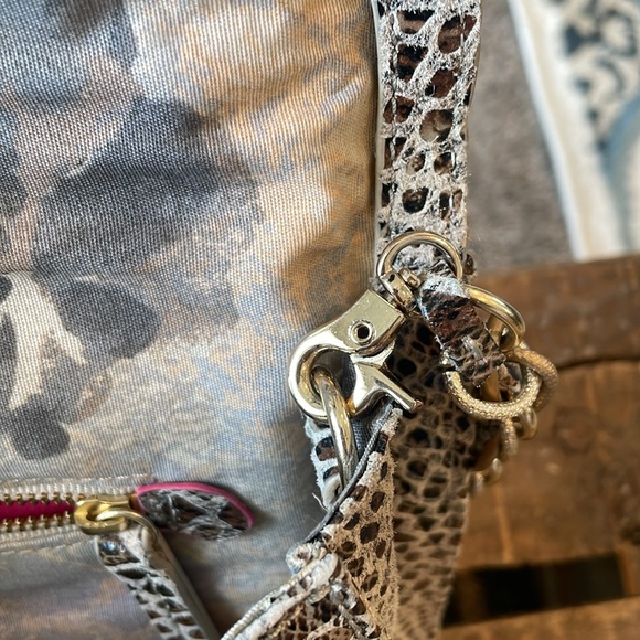 Elliott Lucca reptile print leather envelope clutch with removable chain strap - Picture 7 of 9